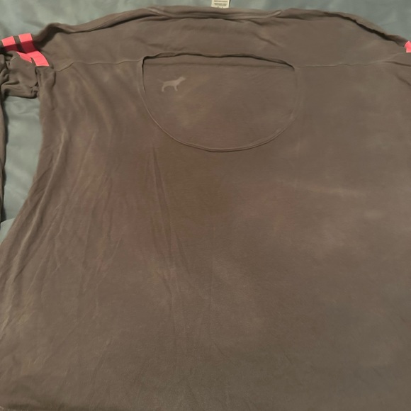 VS Pink Long Sleeve Campus T-Shirt - Picture 6 of 7